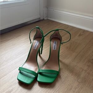 Steve Madden Vibrant Green Heels